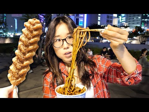 Dongdaemun Night Market - Street Food in Seoul